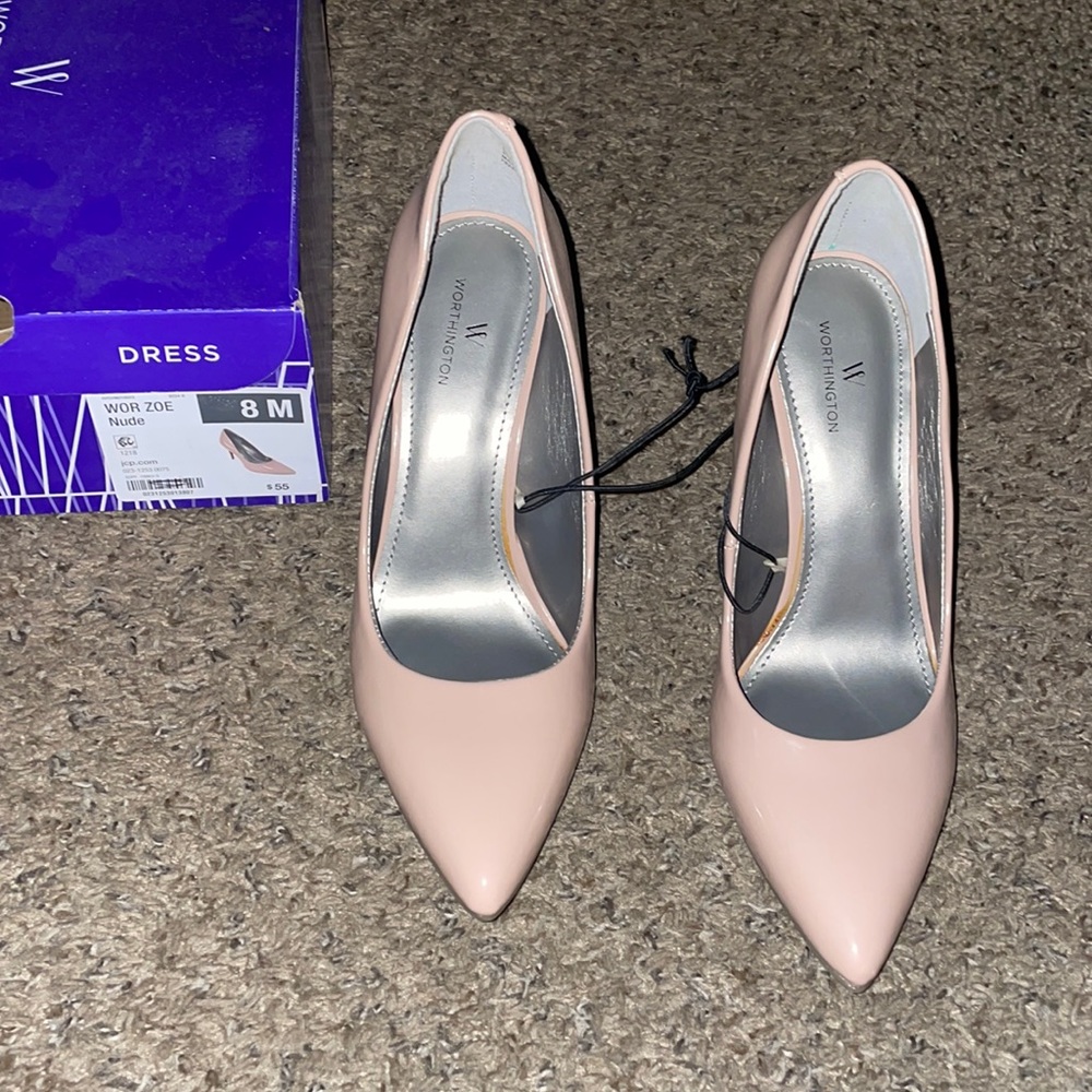 NWT NIB nude heels